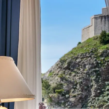 Апартаменты Luxury Old Town With Breathtaking Sea View