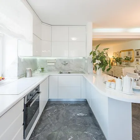 Luxury Old Town With Breathtaking Sea View Apartment *