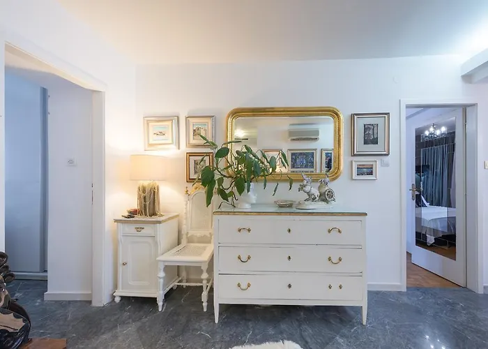 Luxury Old Town With Breathtaking Sea View