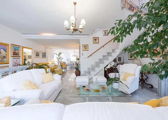 Luxury Old Town With Breathtaking Sea View