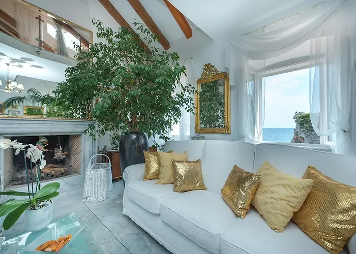 Luxury Old Town With Breathtaking Sea View