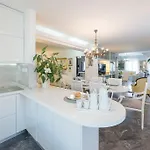 Luxury Old Town With Breathtaking Sea View Apartman