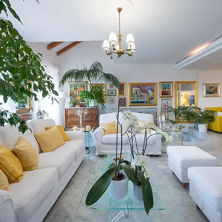 דירה Luxury Old Town With Breathtaking Sea View *