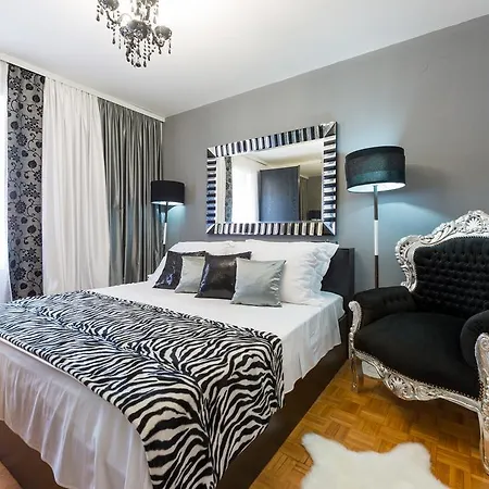 Luxury Old Town With Breathtaking Sea View דירה